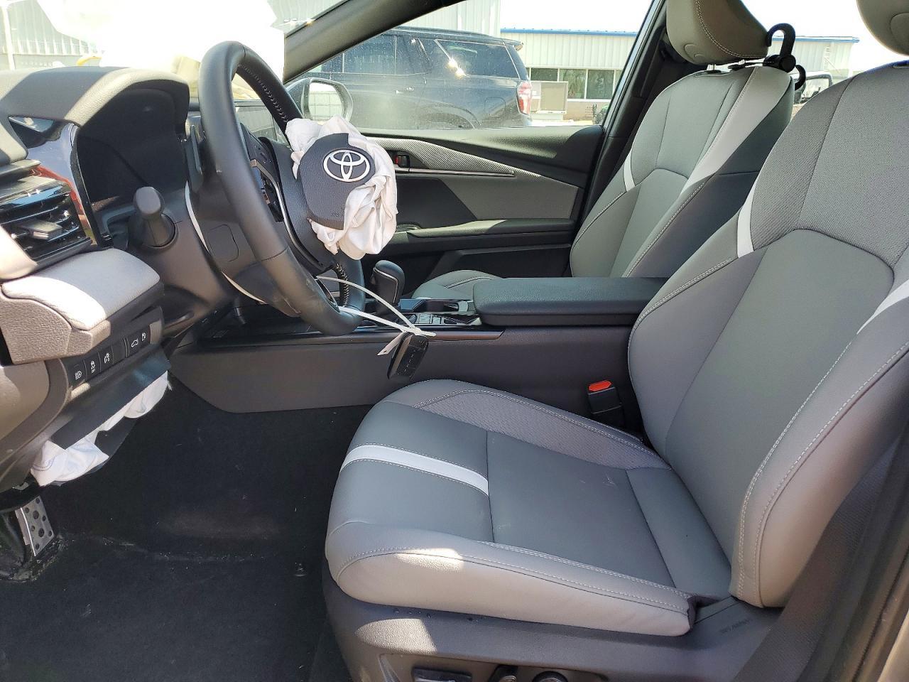 2025 TOYOTA CAMRY