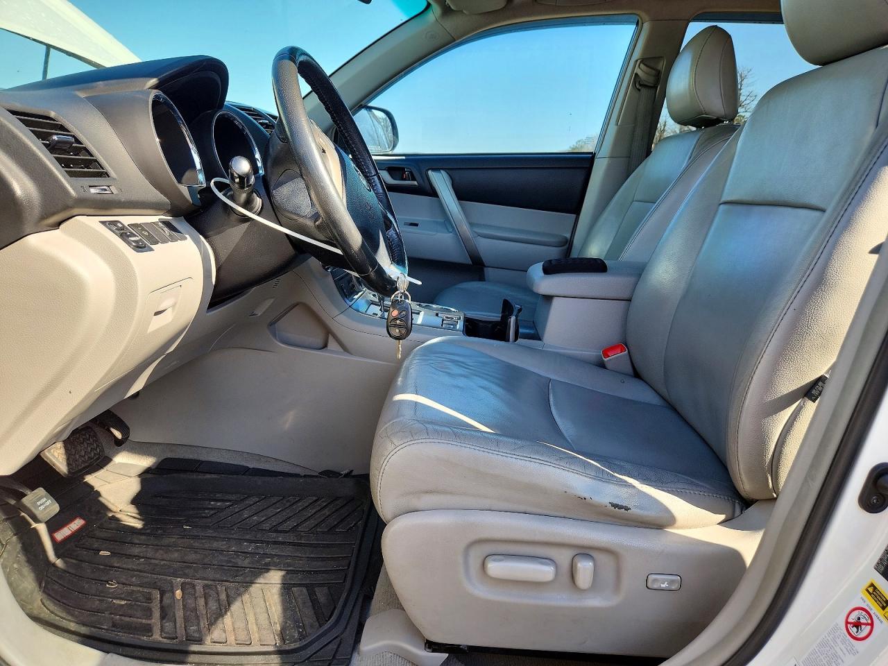2010 TOYOTA HIGHLANDER