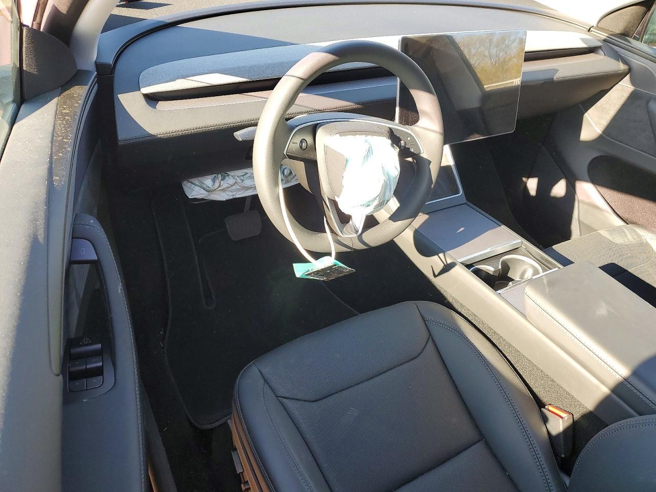 2026 TESLA MODEL Y