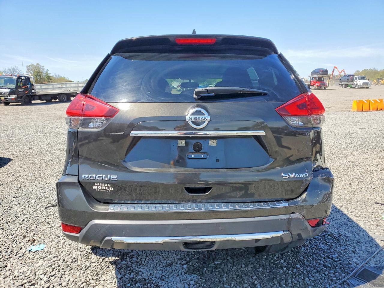 2017 NISSAN ROGUE