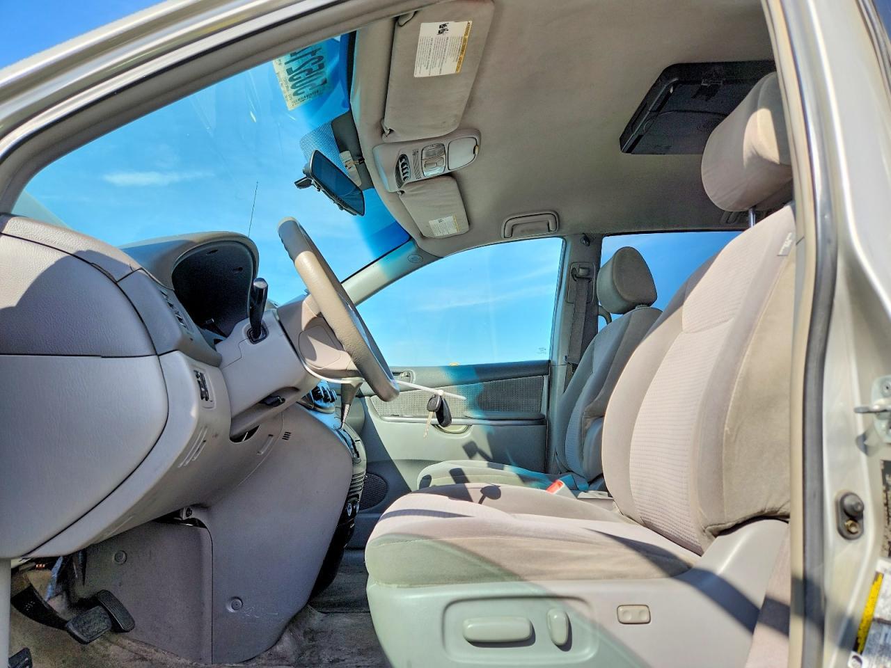 2006 TOYOTA SIENNA
