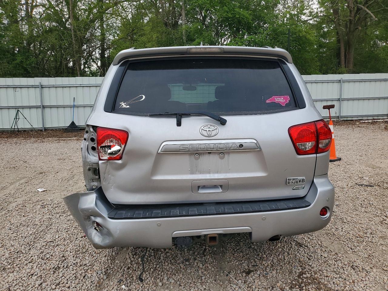 2014 TOYOTA Sequoia