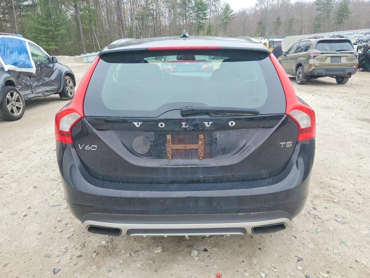 2015 VOLVO V60