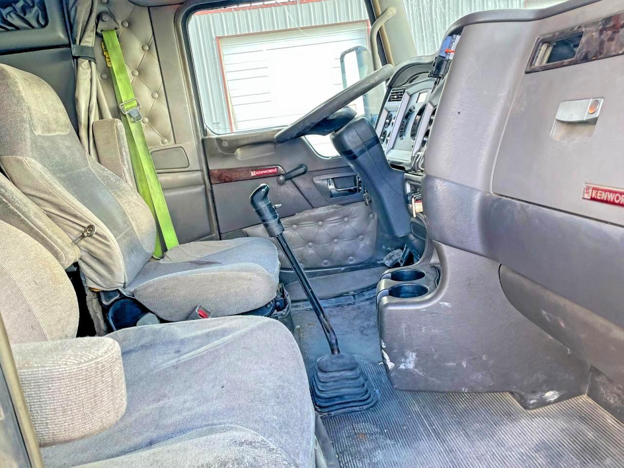 2013 KENWORTH Construction