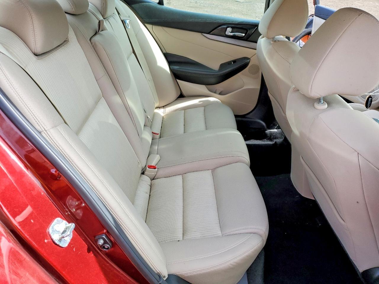 2017 NISSAN Maxima