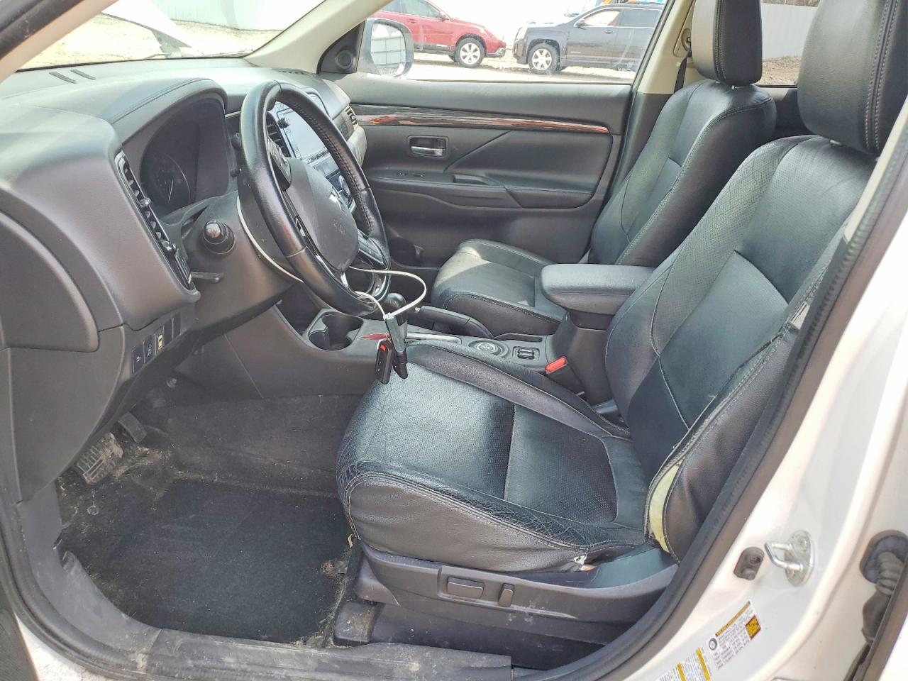 2016 MITSUBISHI outlander
