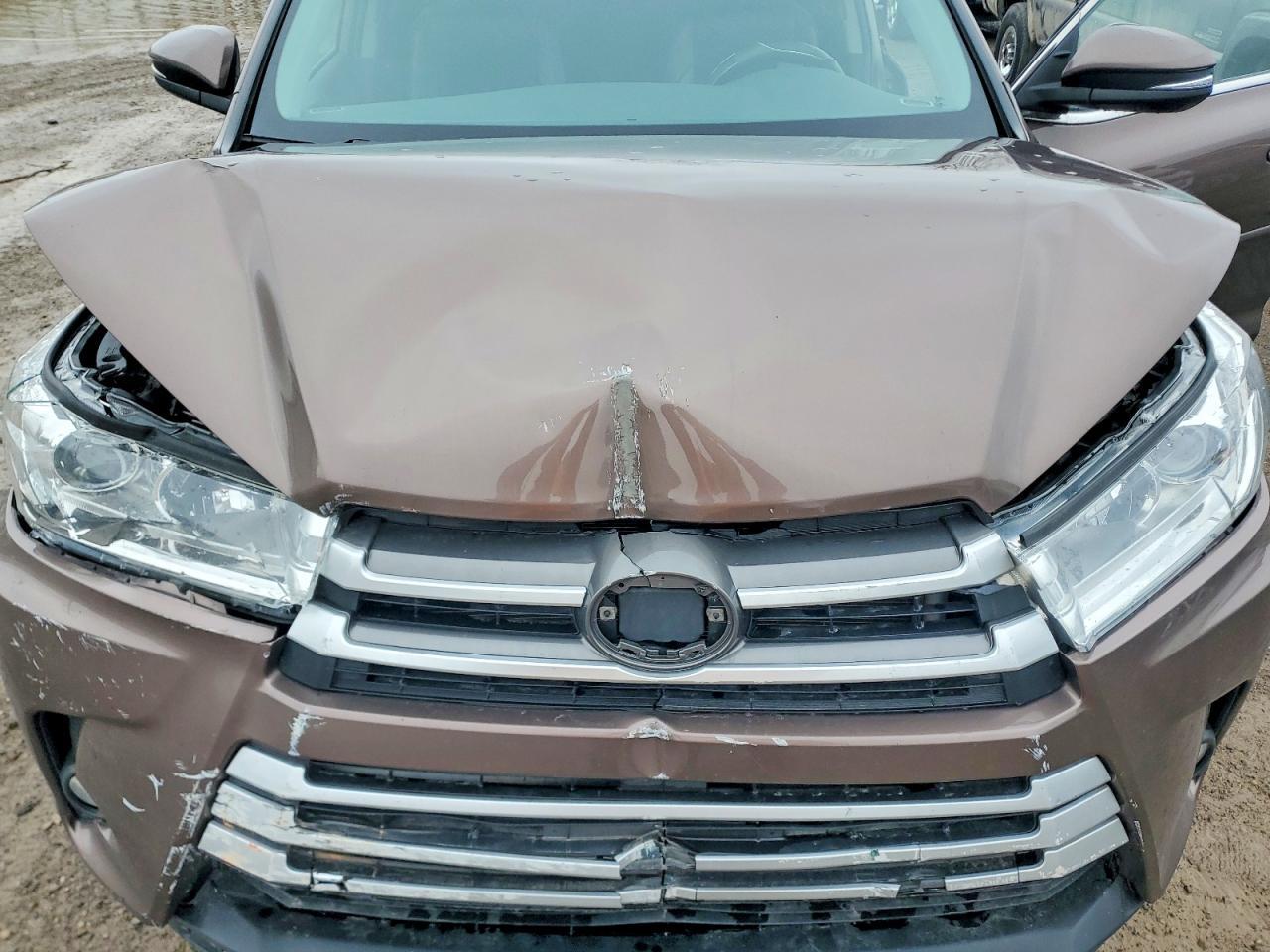 2019 TOYOTA /s/le/xle