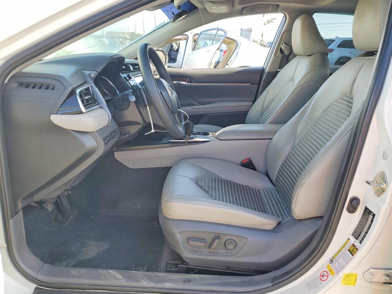 2018 TOYOTA CAMRY