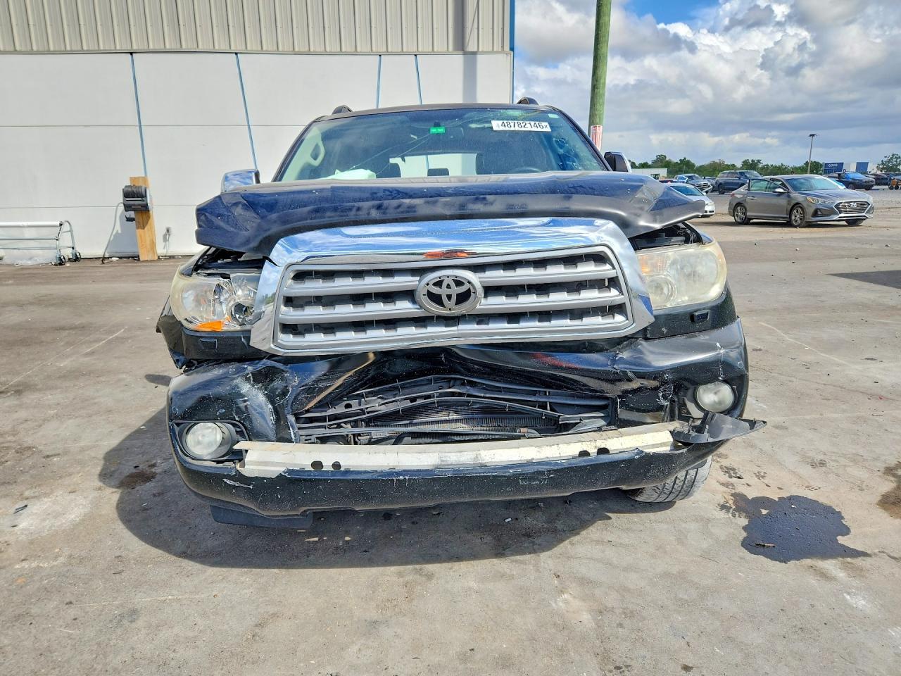 2011 TOYOTA Sequoia