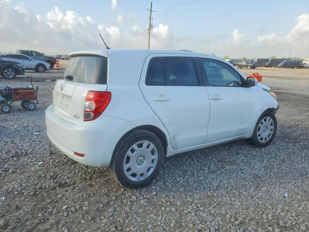 2010 SCION xD