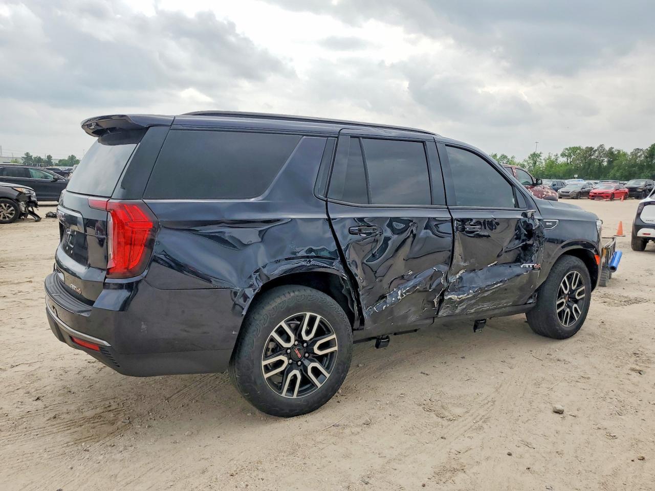 2023 GMC Yukon