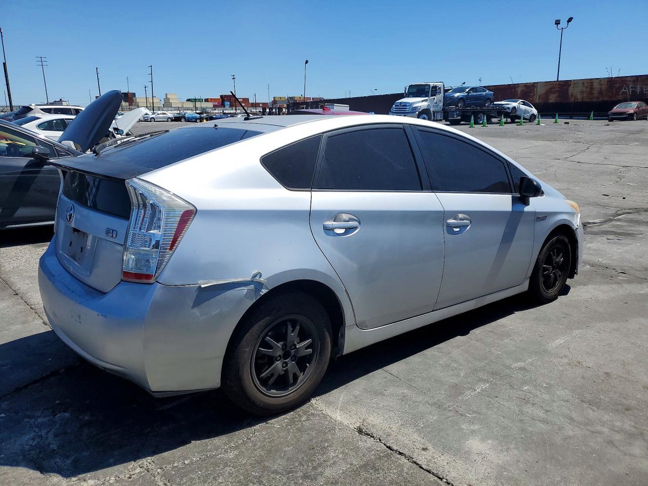 2011 TOYOTA PRIUS