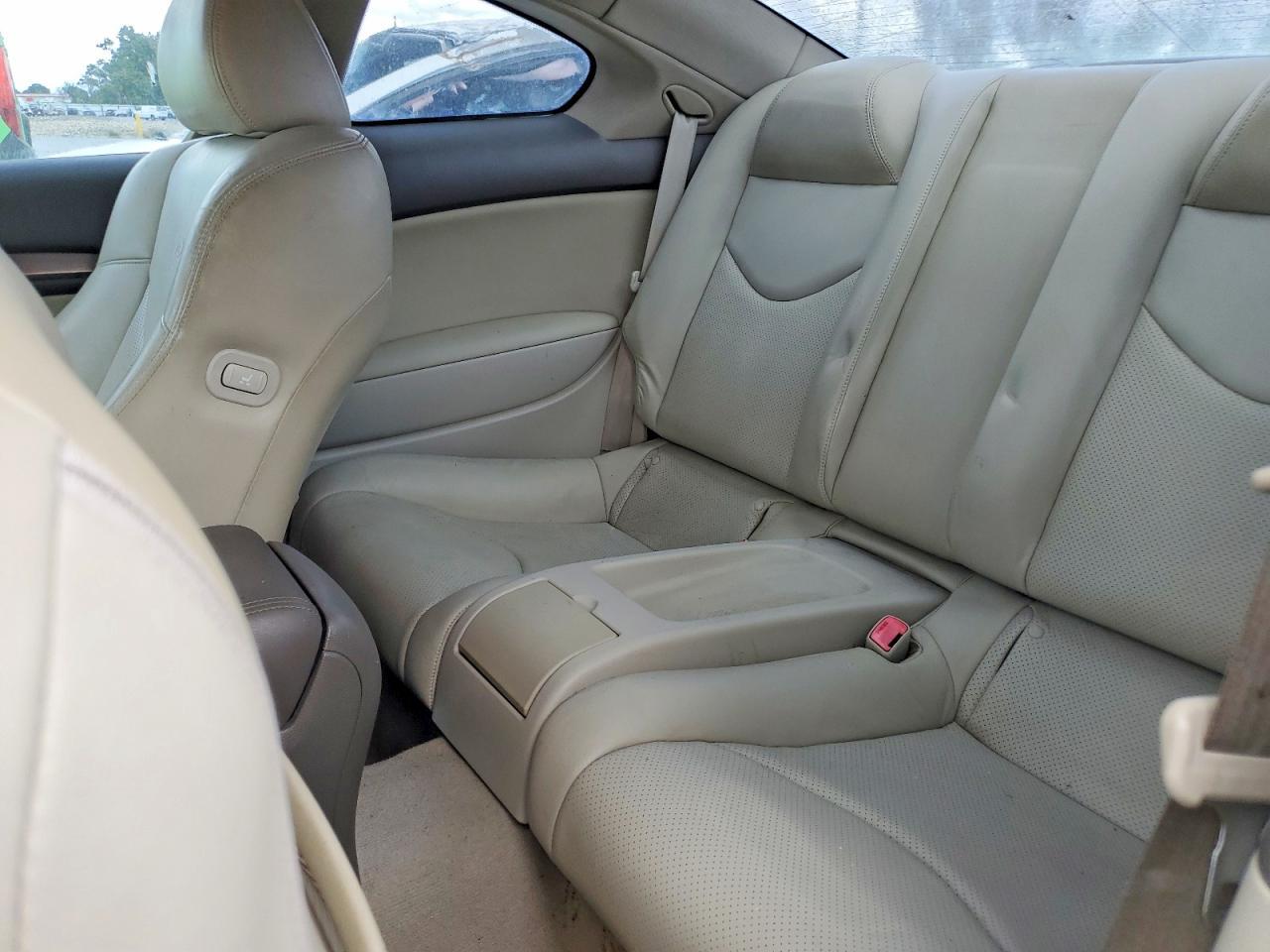 2011 INFINITI G37