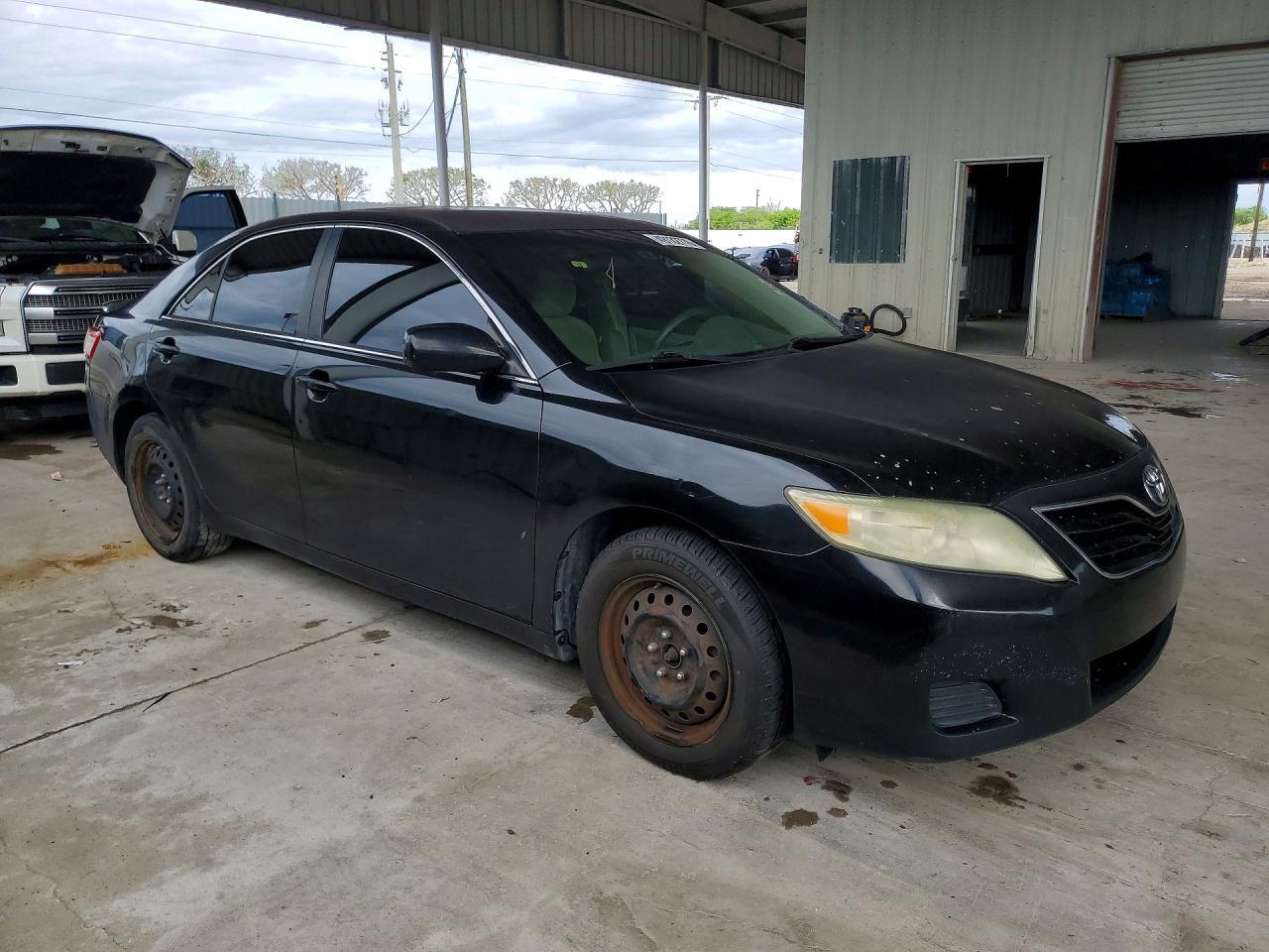 2011 TOYOTA CAMRY