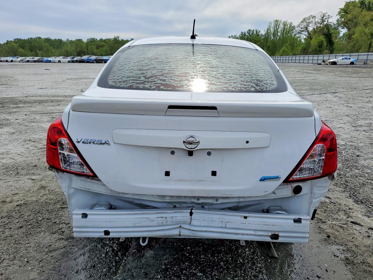 2016 NISSAN VERSA