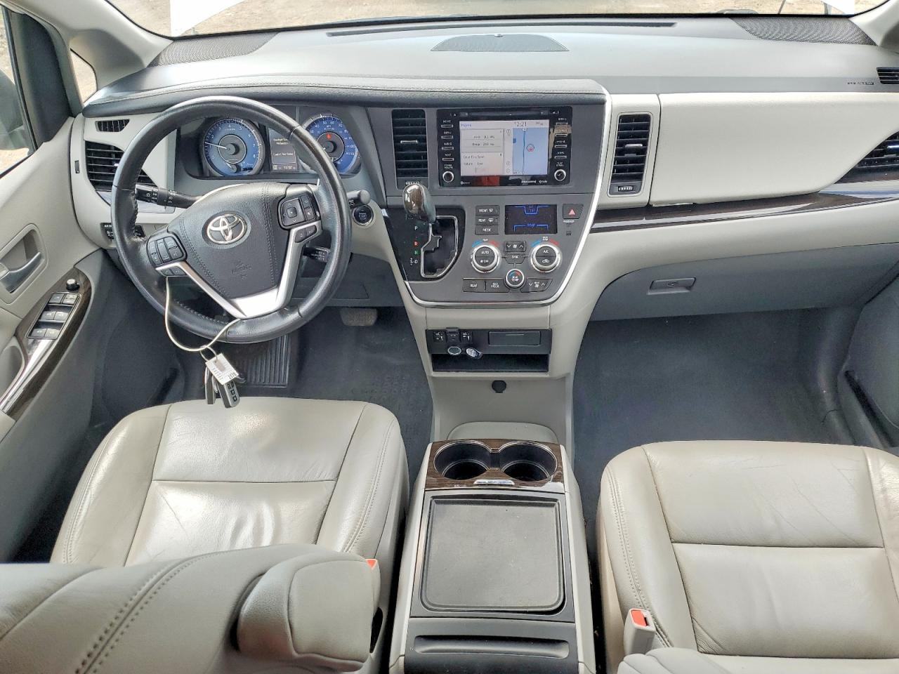 2019 TOYOTA SIENNA
