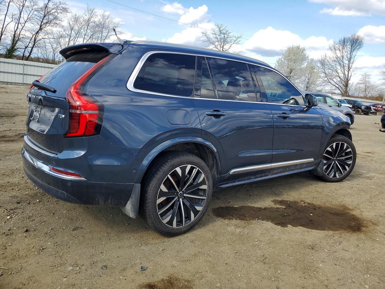 2025 VOLVO XC90