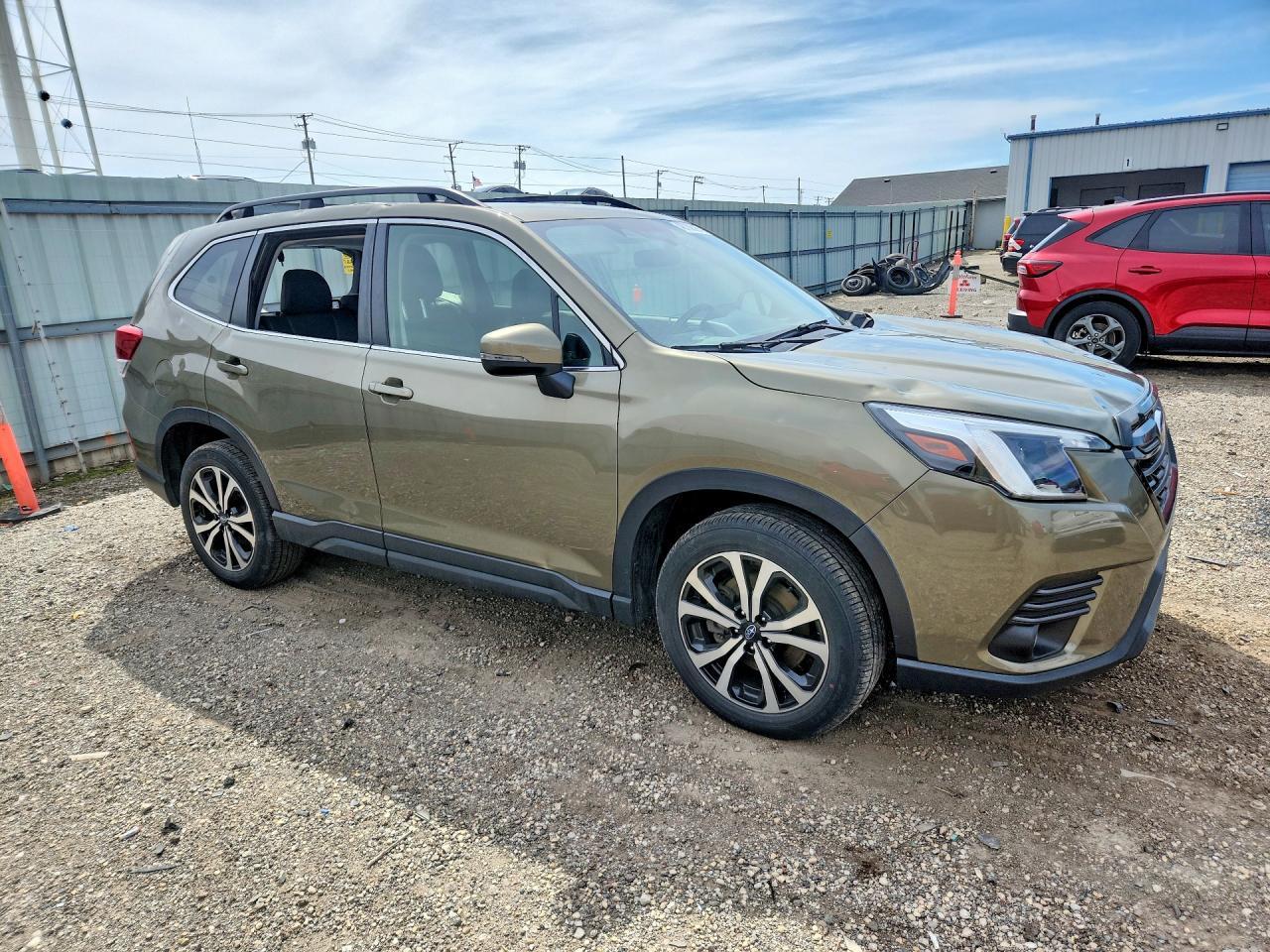 2022 SUBARU FORESTER