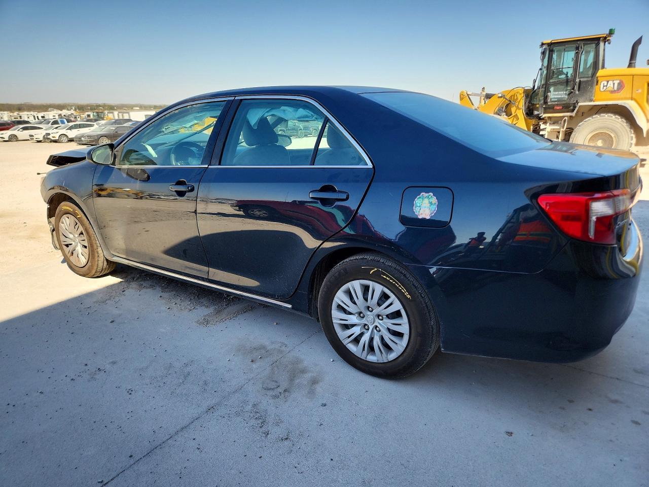 2014 TOYOTA CAMRY