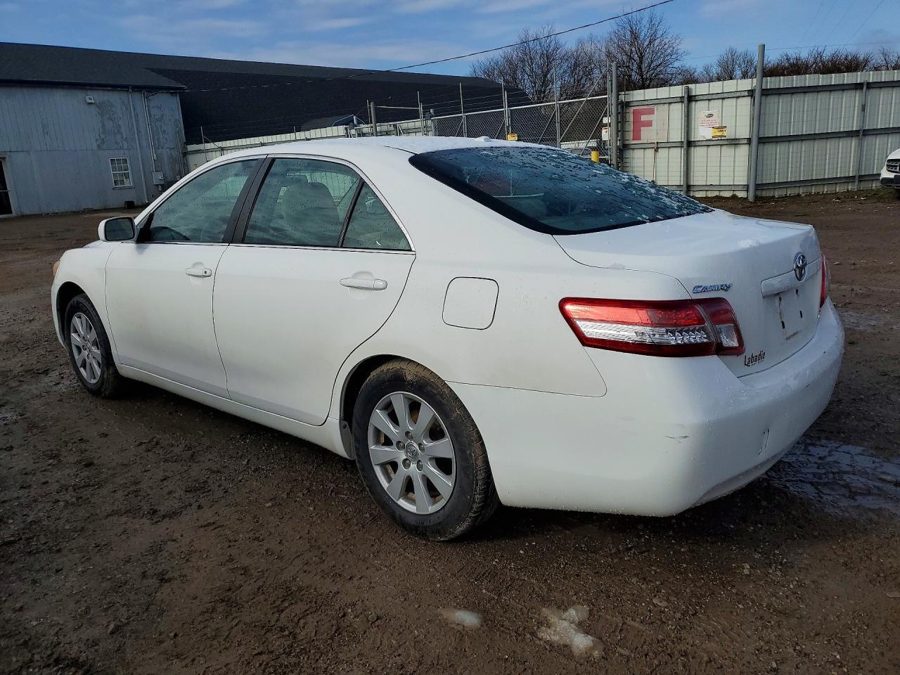2011 TOYOTA CAMRY