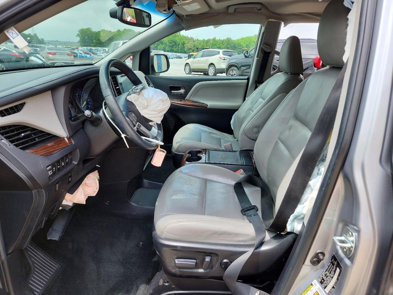 2015 TOYOTA SIENNA