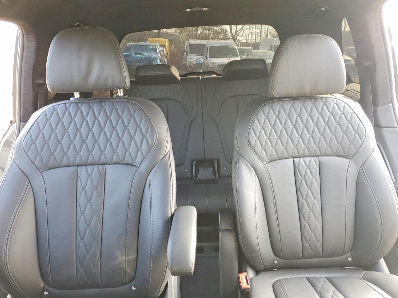 2022 BMW X7