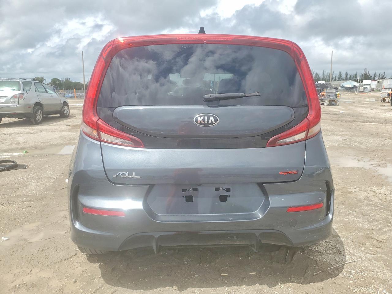 2021 KIA SOUL
