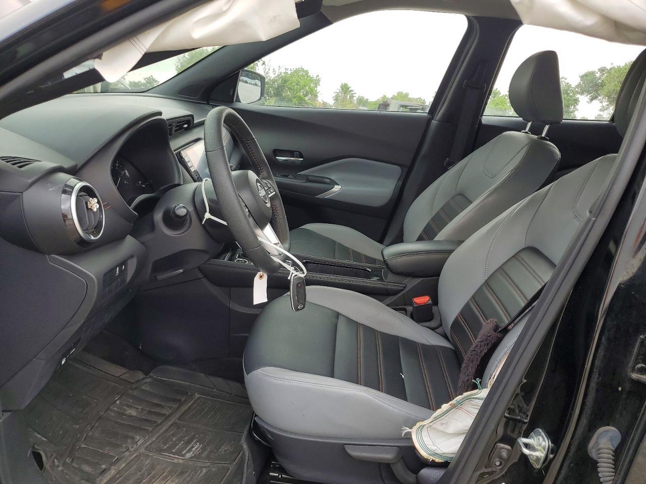 2024 NISSAN KICKS