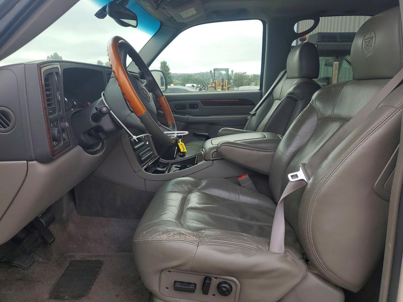 2002 CADILLAC ESCALADE