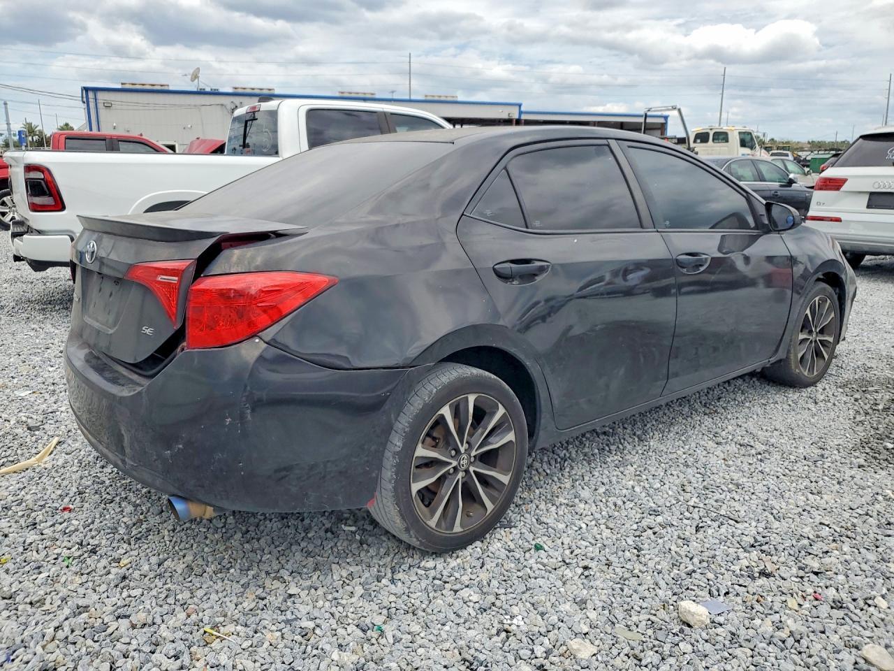 2017 TOYOTA COROLLA