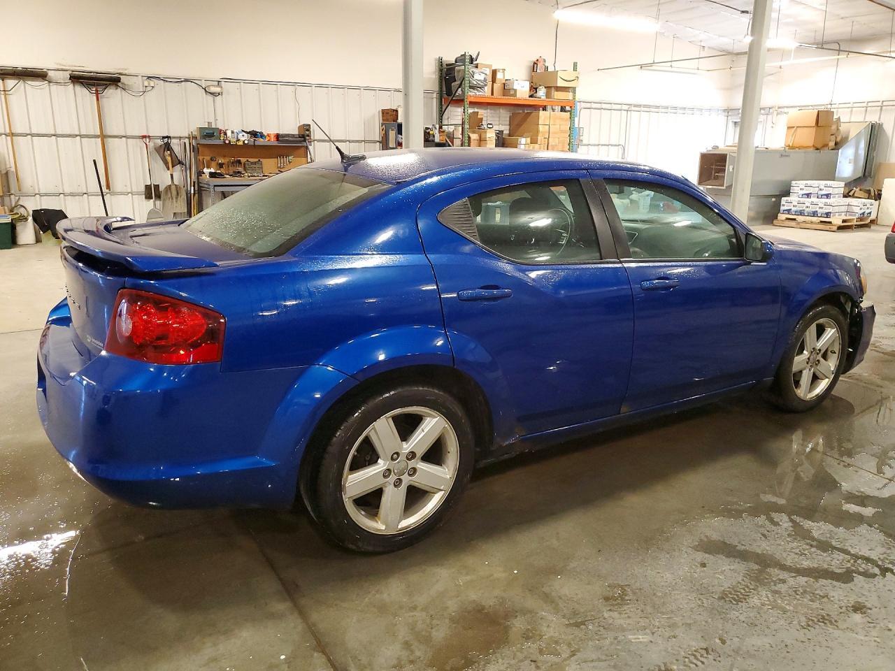 2012 DODGE Avenger