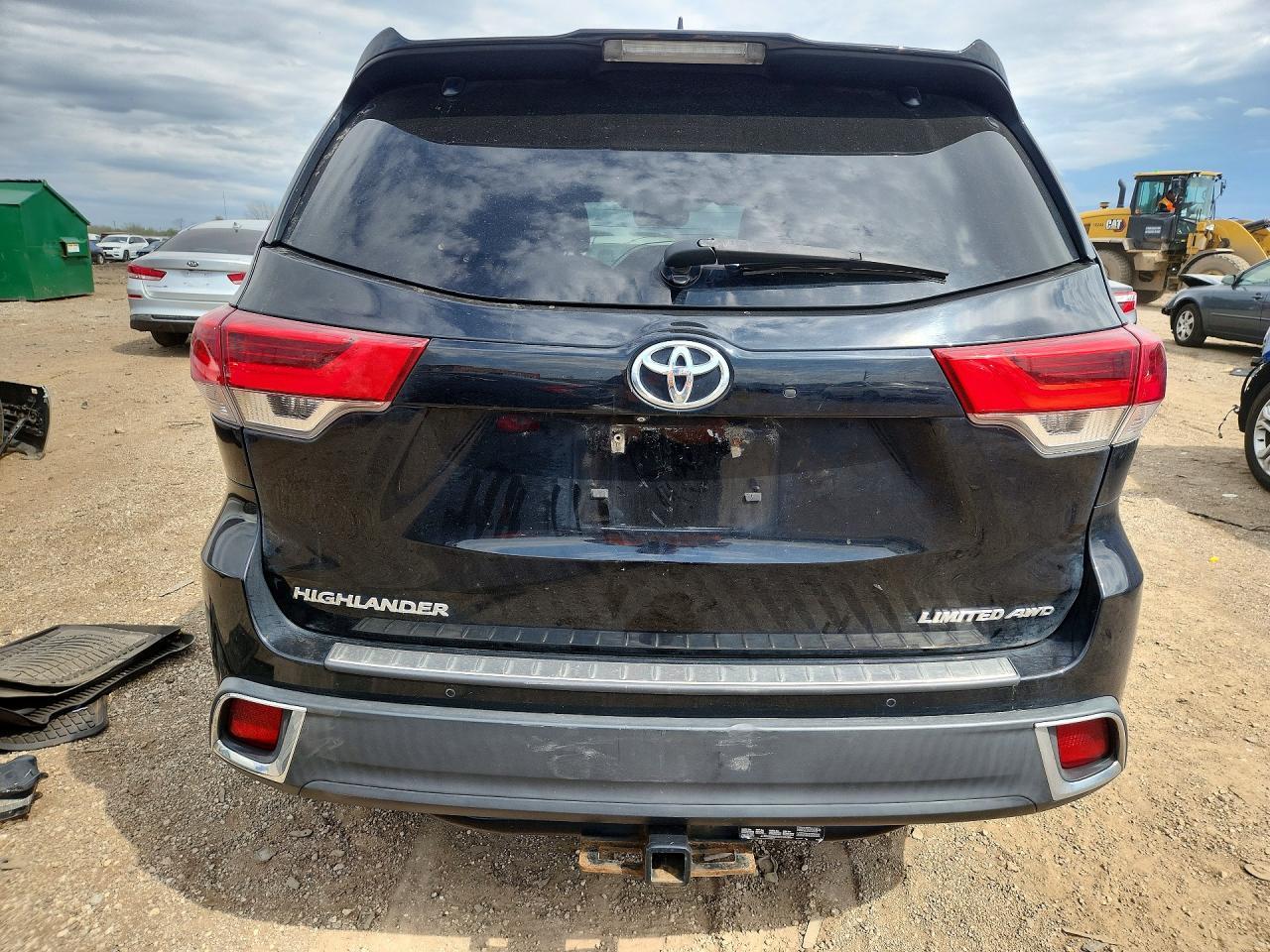 2017 TOYOTA HIGHLANDER