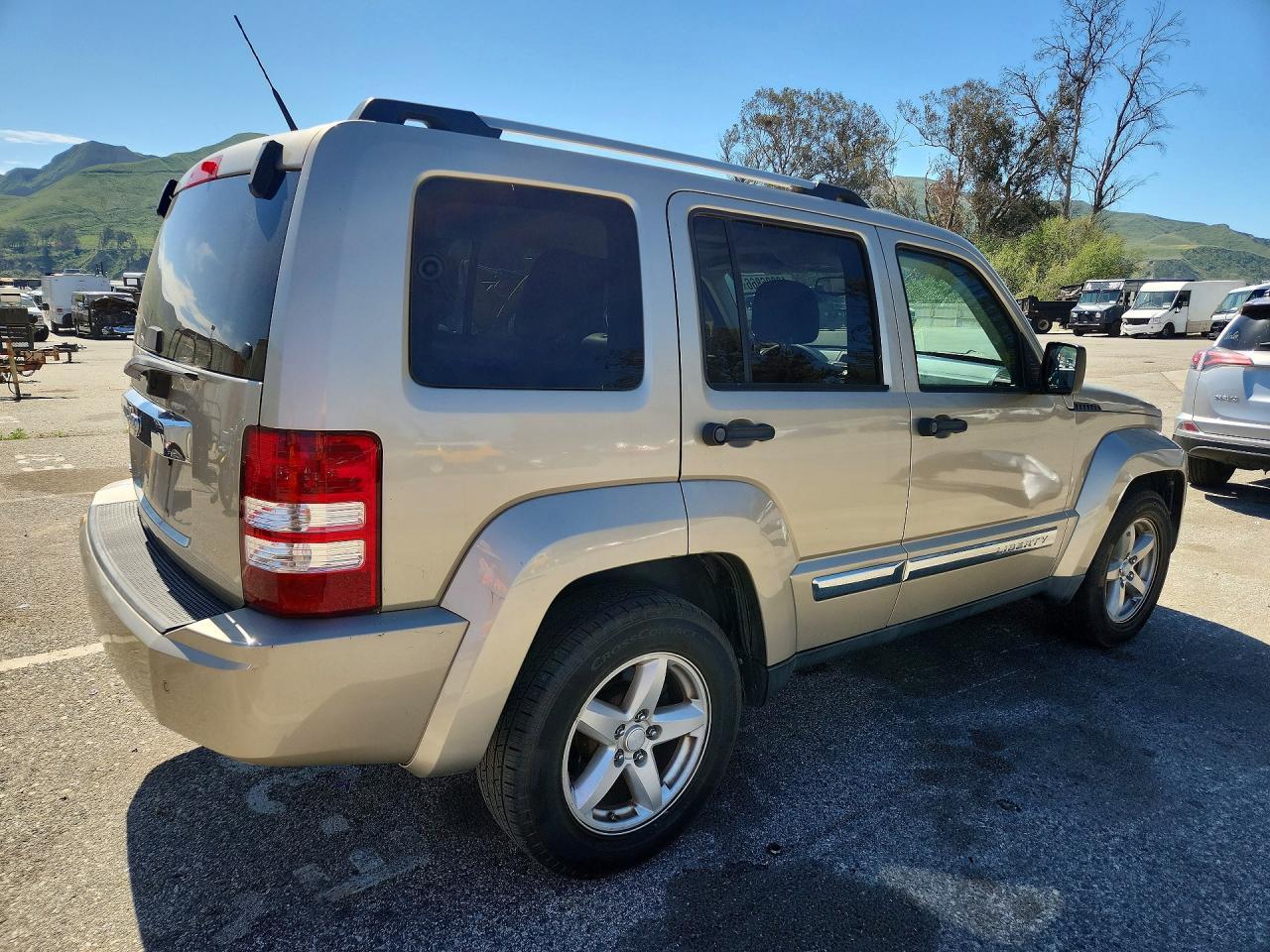 2011 JEEP Liberty