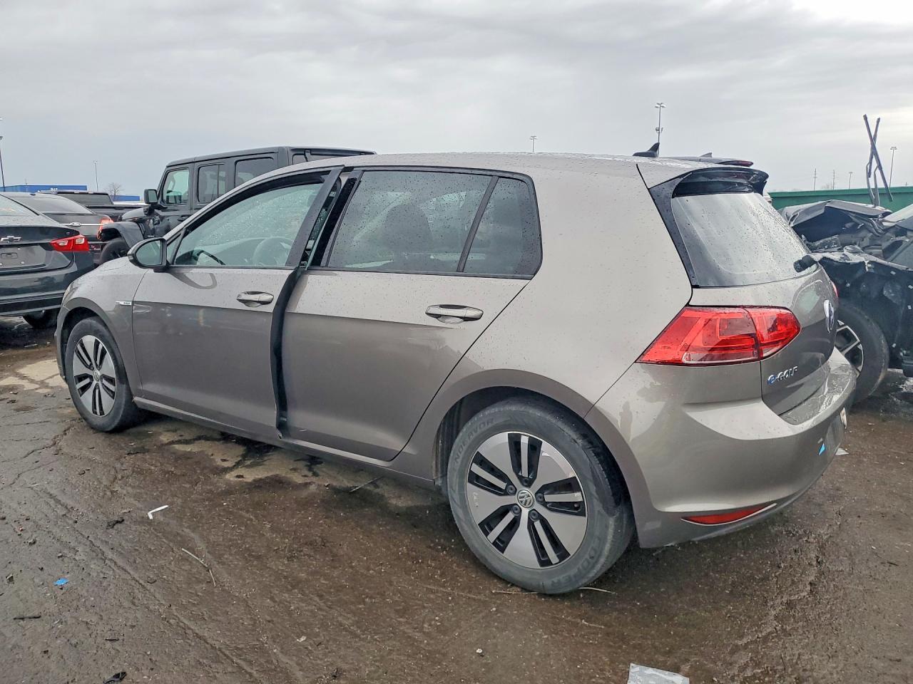 2016 VOLKSWAGEN e-Golf