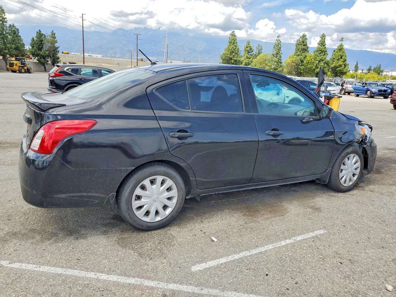 2016 NISSAN VERSA