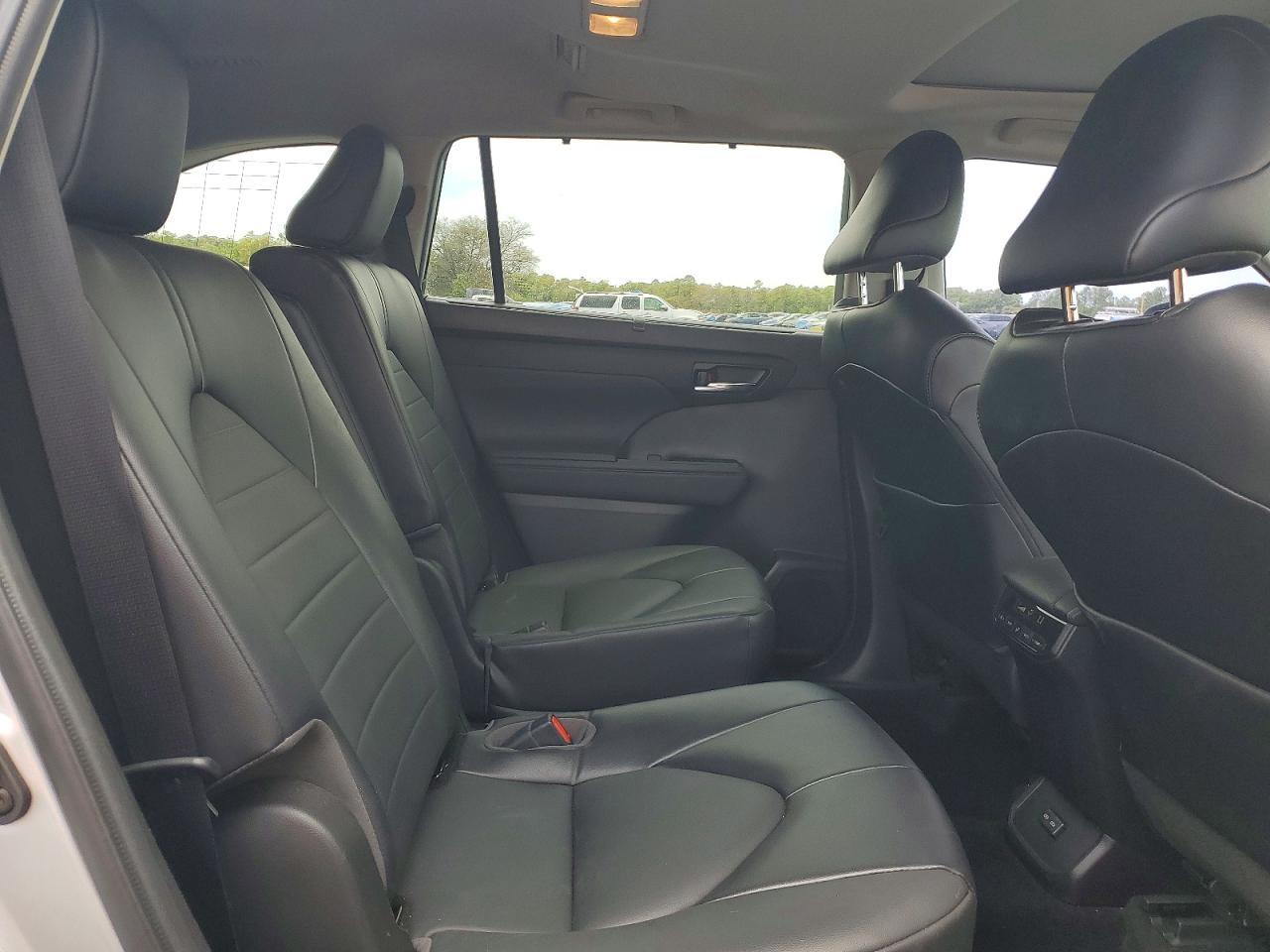2022 TOYOTA HIGHLANDER
