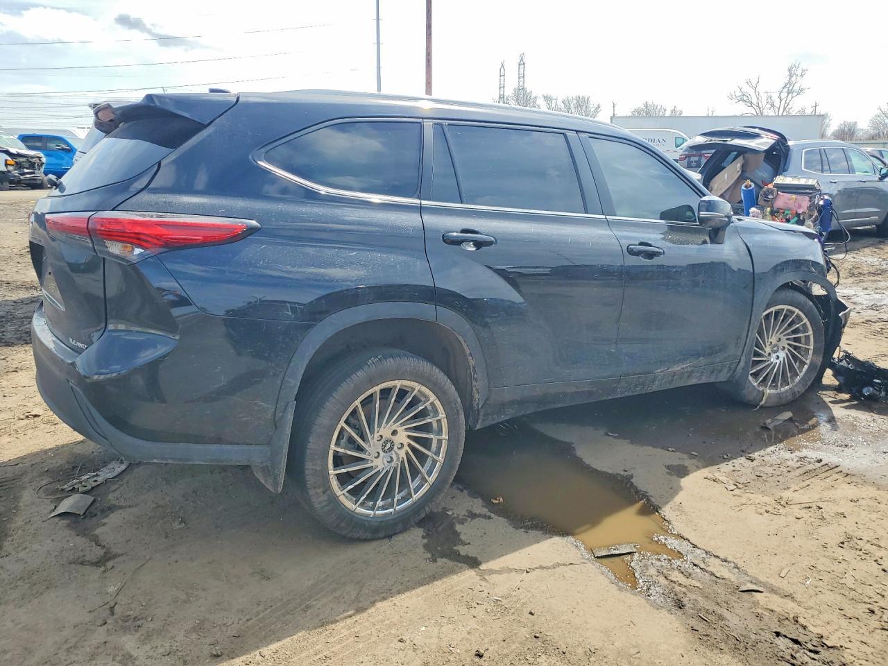 2023 TOYOTA HIGHLANDER