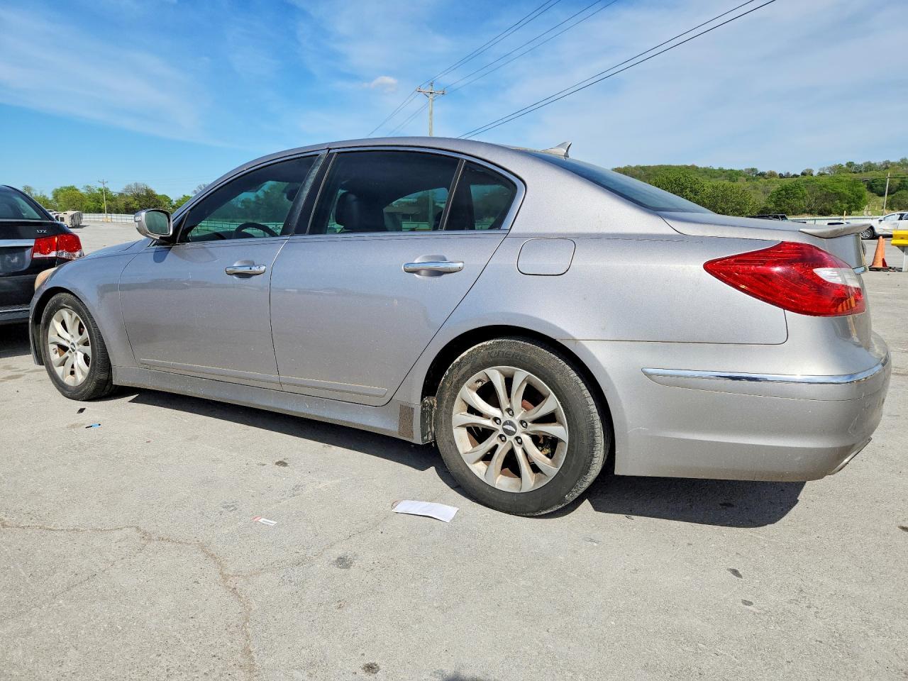 2013 HYUNDAI GENESIS