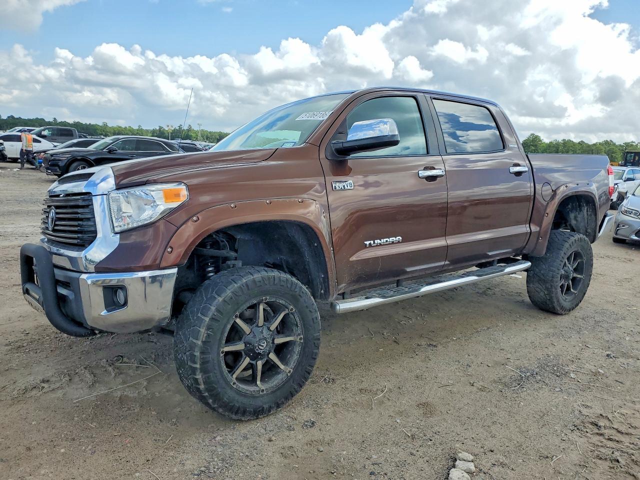 2015 TOYOTA TUNDRA