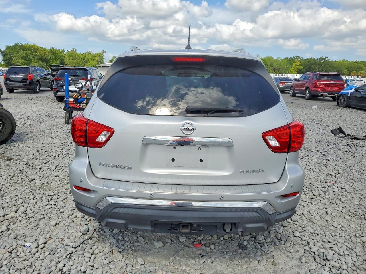 2017 NISSAN PATHFINDER