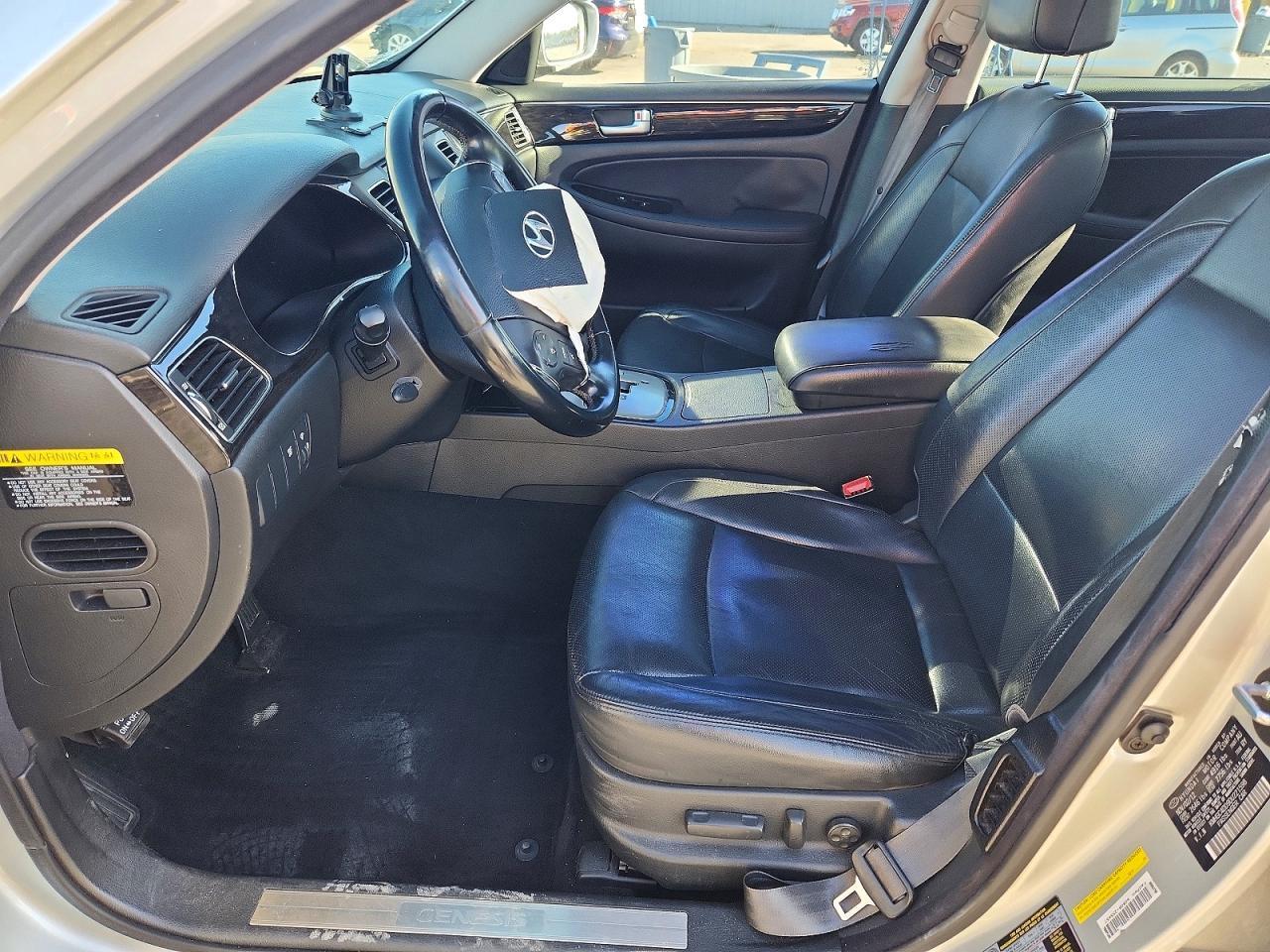 2013 HYUNDAI GENESIS