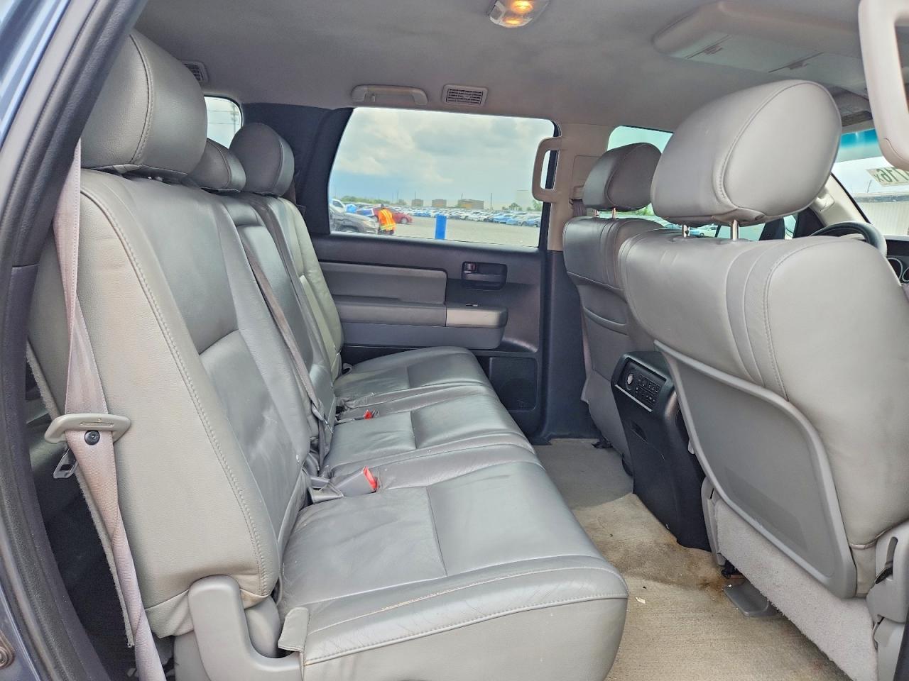 2008 TOYOTA Sequoia
