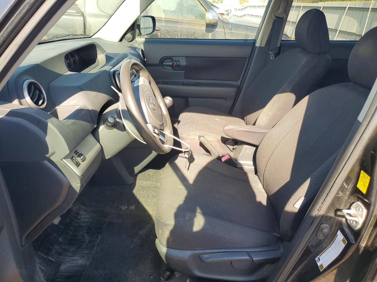 2010 TOYOTA SCION