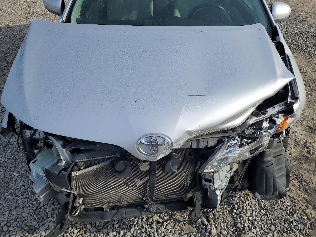 2010 TOYOTA VENZA