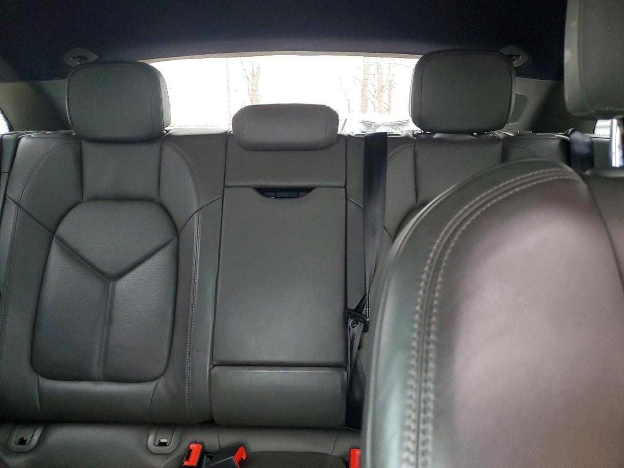 2016 PORSCHE Macan