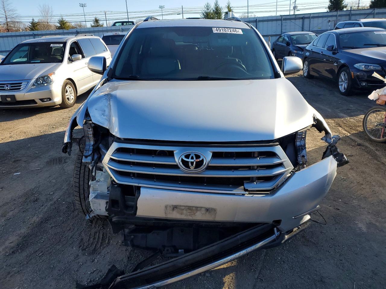 2013 TOYOTA HIGHLANDER