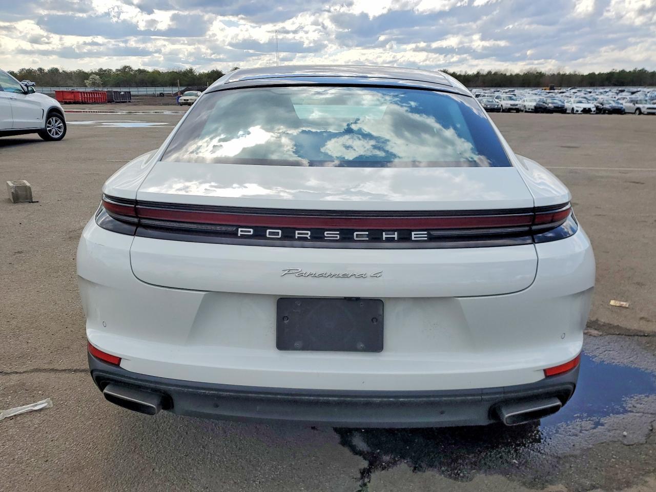 2024 PORSCHE Panamera