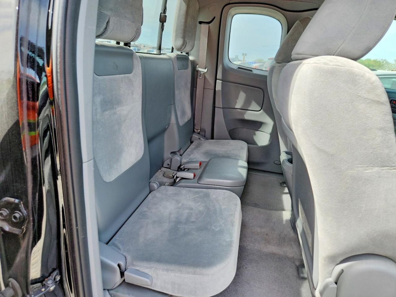 2011 TOYOTA TACOMA