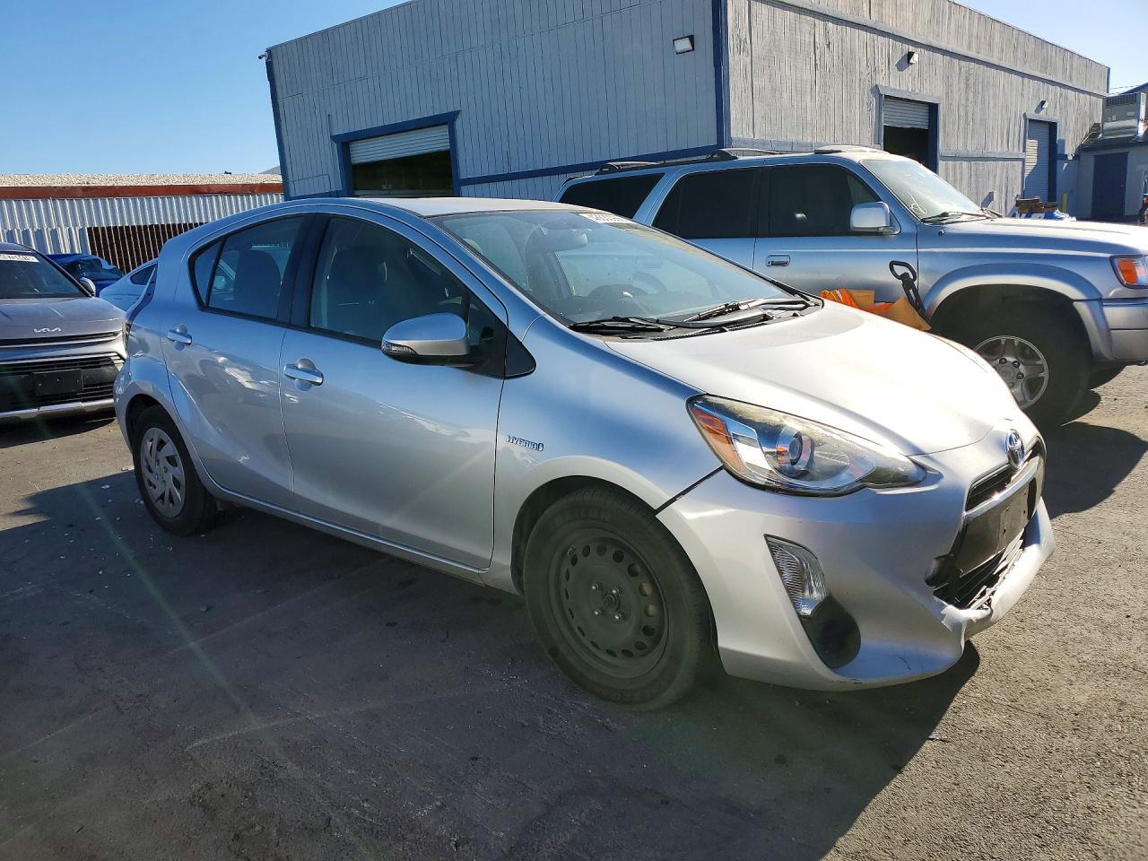 2016 TOYOTA Prius c