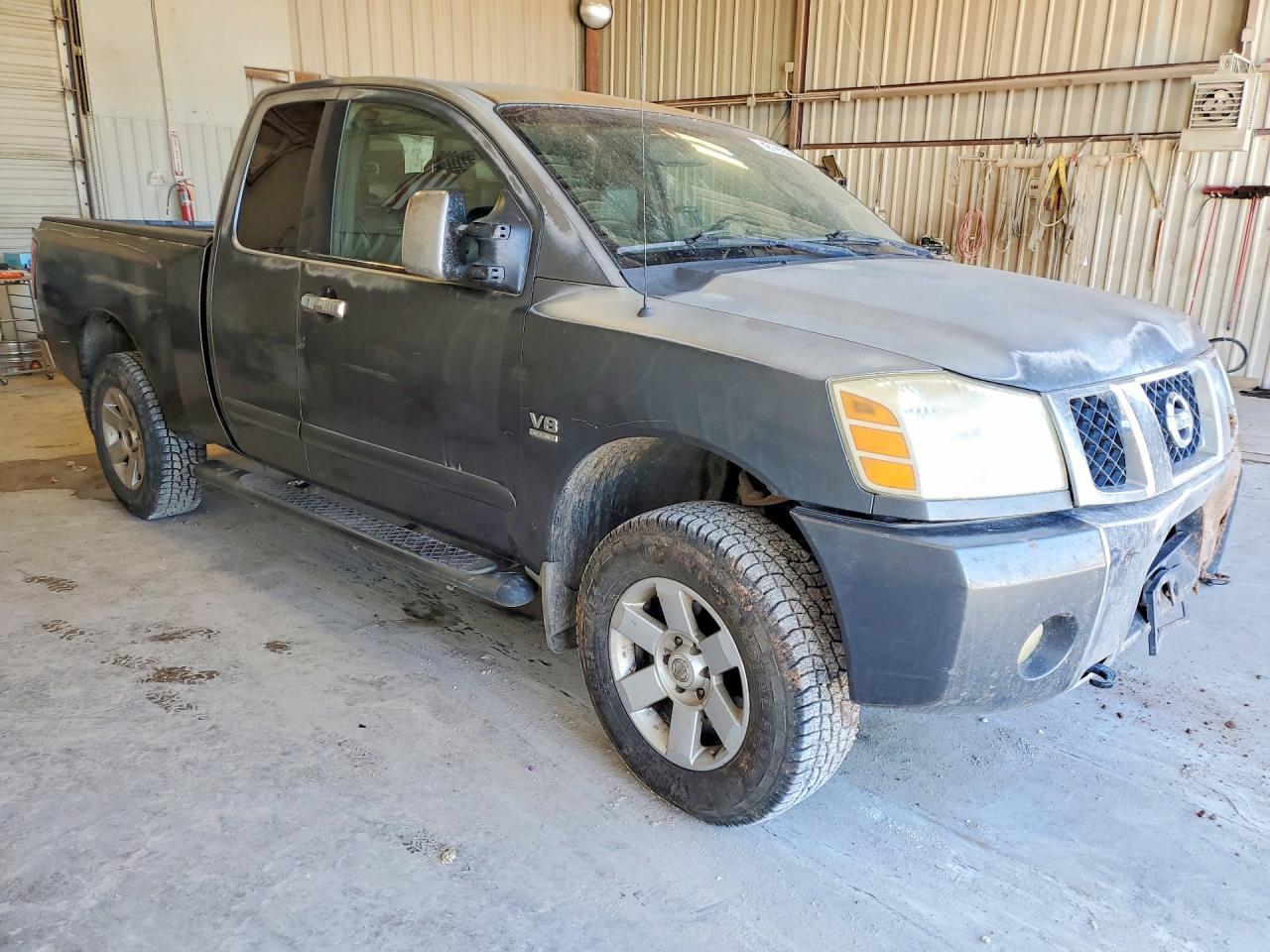 2004 NISSAN Titan